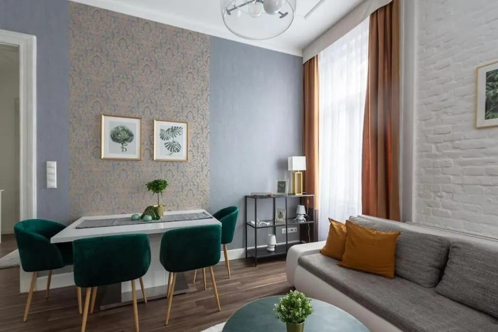 Chic, Captivating Space Near Opera House Budapest 0*,