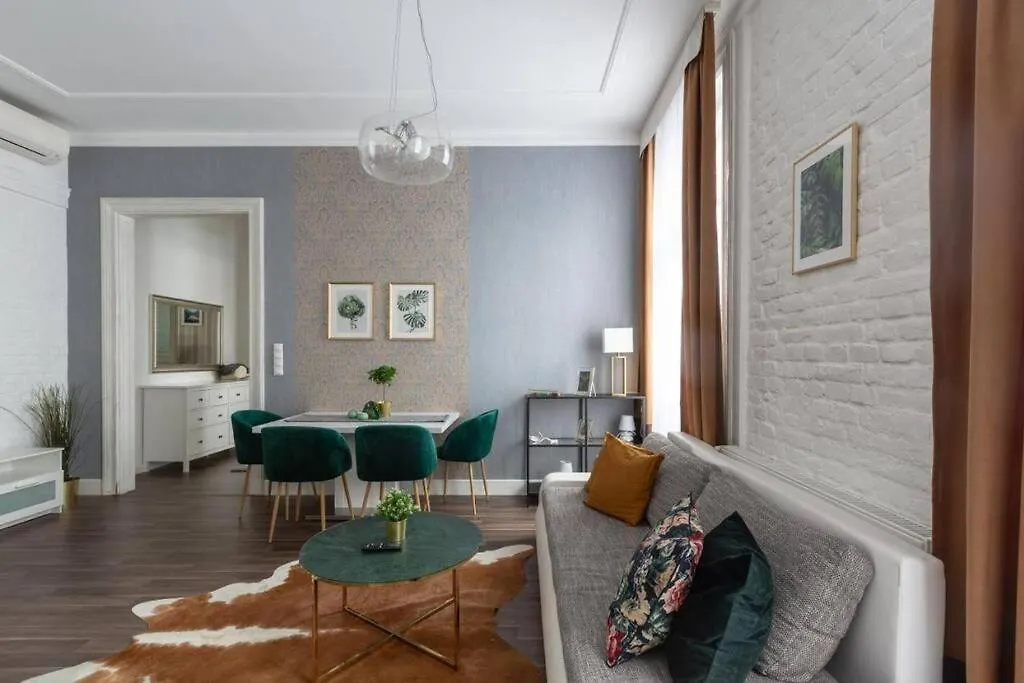 Apartment Chic, Captivating Space Near Opera House Budapest