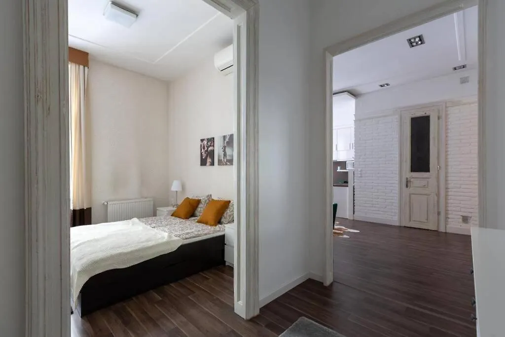 Apartment Chic, Captivating Space Near Opera House Budapest